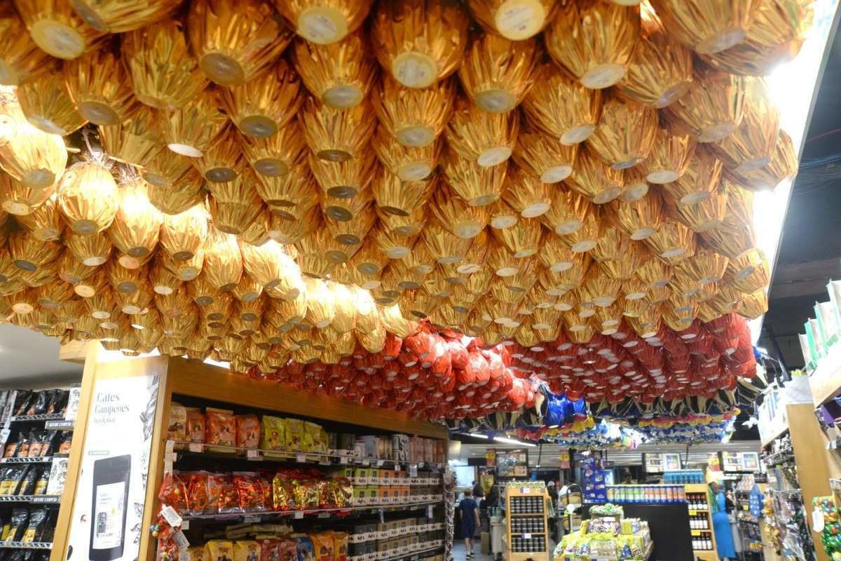 Ovos de páscoa já enchem prateleiras dos supermercados em BH