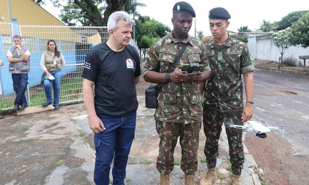 Drones são usados no mapeamento de focos de dengue -  (crédito: Divulgação/Cleiton Borges/PMU)