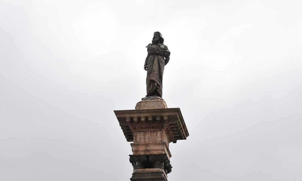 Estátua de Tiradentes em Ouro Preto, onde ocorreu a Conjuração Mineira -  (crédito: ALEXANDRE GUZANSHE/EM/D.A.PRESS)