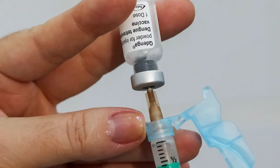 Vacinação contra dengue começa neste sábado (24/2) em Sabará 