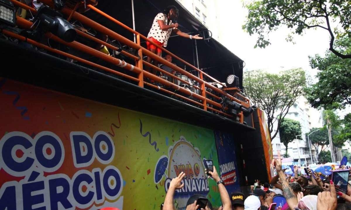 Sucesso dos anos 1990, É o Tchan encerrou a programação de carnaval em BH neste domingo (18/2) -  (crédito: Marcos Vieira/EM/D.A.Press)