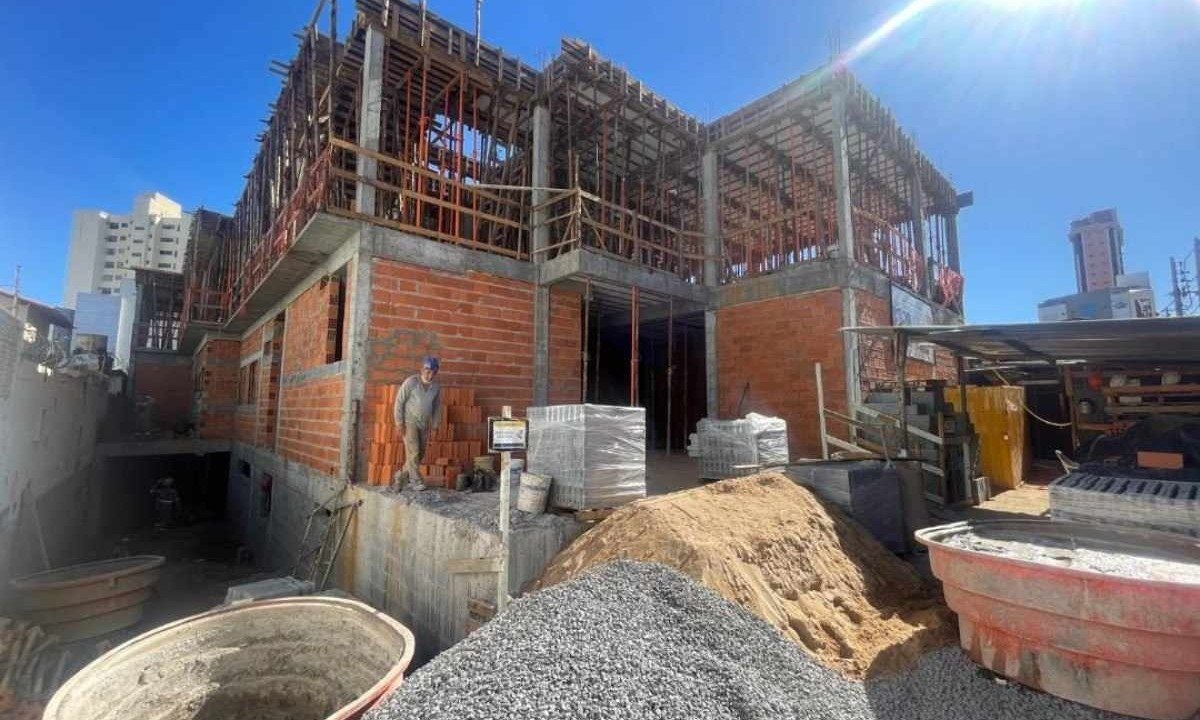 Obra de construção do hospital do câncer da Fundação Sara em Montes Claros.  -  (crédito: Fundação Sara/divulgação)