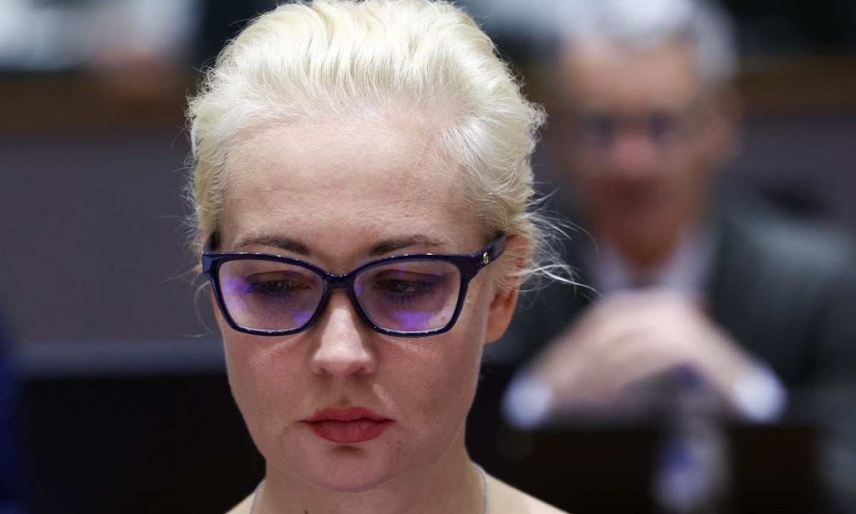 Yulia Navalnaya acusou o presidente russo de matar Navalny e prometeu continuar o trabalho do marido -  (crédito: YVES HERMAN / POOL / AFP)