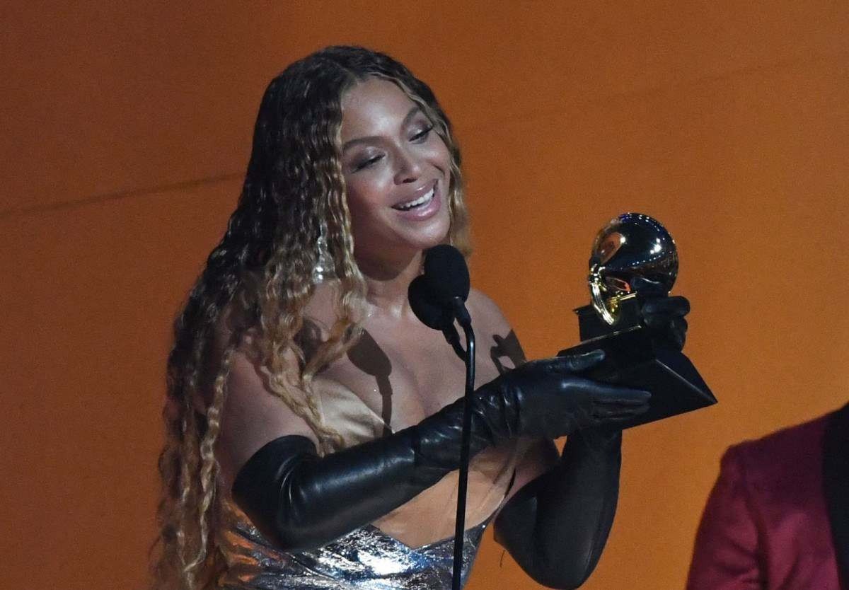 Beyoncé revela que tem psoríase e fala da 'relação sagrada' com o cabelo