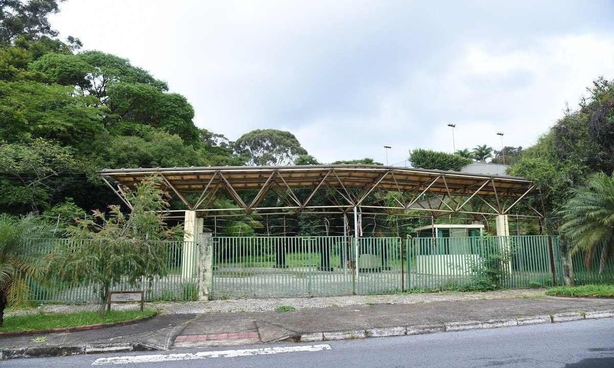 Portaria do Parque das Mangabeiras, na Praca Cidade do Porto (Rua Trifana com Avenida Bandeirantes), na Serra. O local encontra-se fechado.
       -  (crédito: Gladyston Rodrigues/EM/D.A. Press. Brasil. Belo Horizonte-MG)