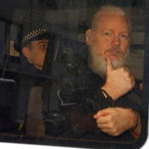 Quem é Julian Assange, fundador do WikiLeaks que enfrenta julgamento no Reino Unido - REUTERS