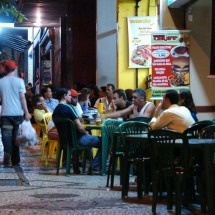 Donos de bares repercutem ampliação de horário de mesas e cadeiras nas calçadas - Marcos Vieira/EM/D.A Press