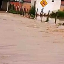 Inundação castiga cidade mineira em emergência por causa da seca - Redes sociais/Divulgação