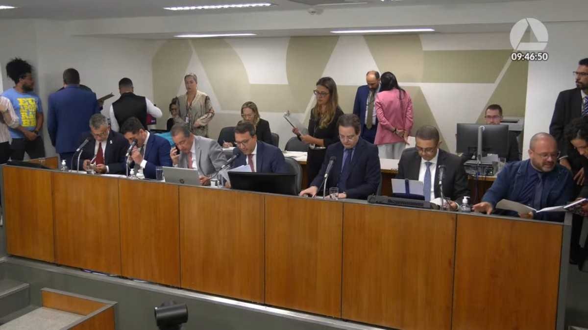 PEC sobre referendo de privatização de Cemig e Copasa é retirado de pauta