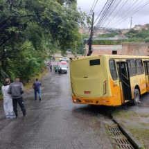 Motorista de ônibus que invadiu casa diz que fugiu do local por sofrer ameaças - Edesio Ferreira/EM/D.A. Press