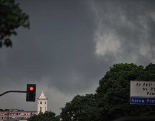 Chuva forte, ventos intensos e chance de alagamento para 512 cidades de Minas