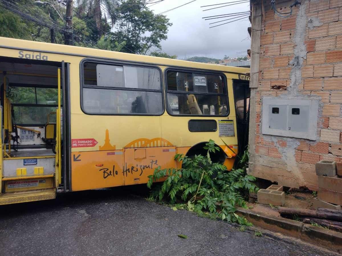Fuad avalia acidente com ônibus em BH como ‘inadmissível’ e ‘barbaridade’