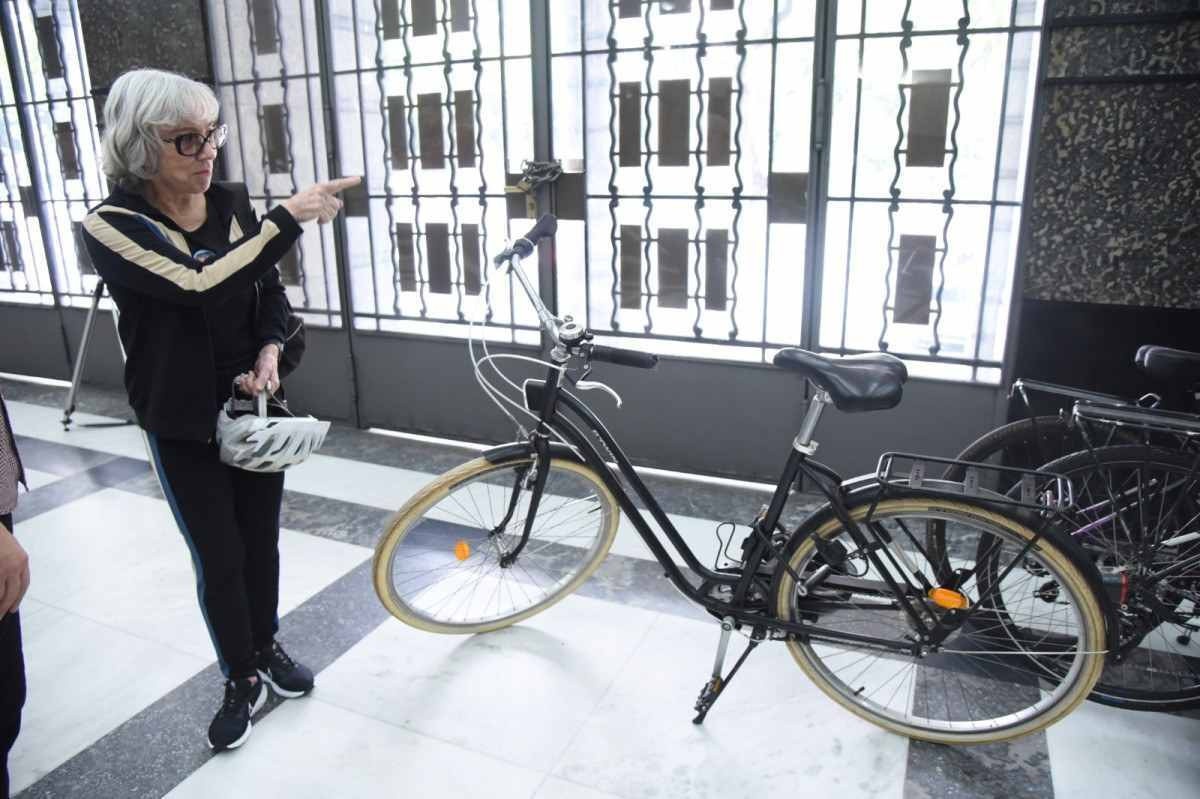 "A ciclovia traz segurança para nós", diz Ana Lúcia Aguiar Pacheco, ciclista de 76 anos e autora do abaixo-assinado