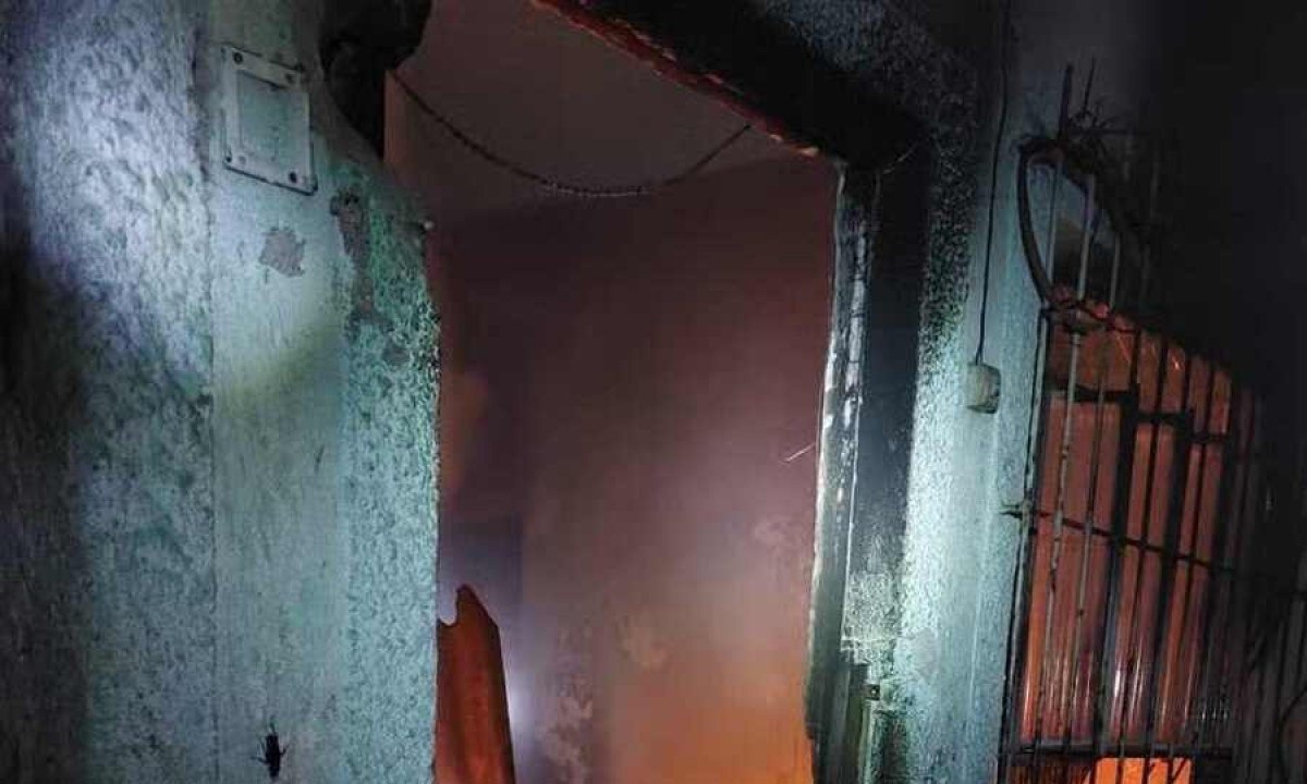 Vítima tinha o costume de colocar fogo em alguns materiais para refinar cobre -  (crédito: Corpo de Bombeiros)