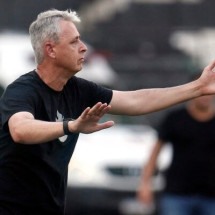 Tiago Nunes caiu! Veja treinadores brasileiros e argentinos livres no mercado - Vitor Silva/Botafogo