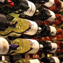 Homem é detido por furto de mais de 7.000 garrafas de vinho - PxHere