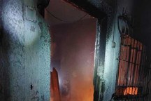 Homem coloca fogo em materiais recicláveis dentro de casa e morre