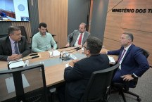 Ministros de Lula anunciam R$ 110 milhões para BR-381 e BR-116