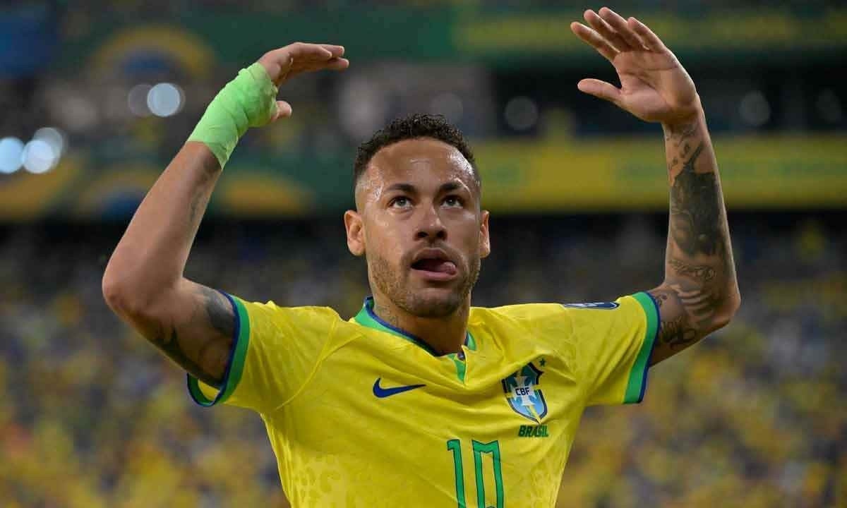 Neymar deverá voltar a ser convocado pela Seleção Brasileirão tão logo se recupere de cirurgia no joelho esquerdo -  (crédito: Roman Kruchinin / AFP – 12/10/23)