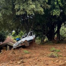 Temporal deixa rastro de destruição em Pouso Alegre, Sul de Minas - Hípica San Martin/Divulgação