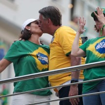 Michelle com Bolsonaro na Paulista: 'Momento da libertação' - Danilo Verpa/Folhapress