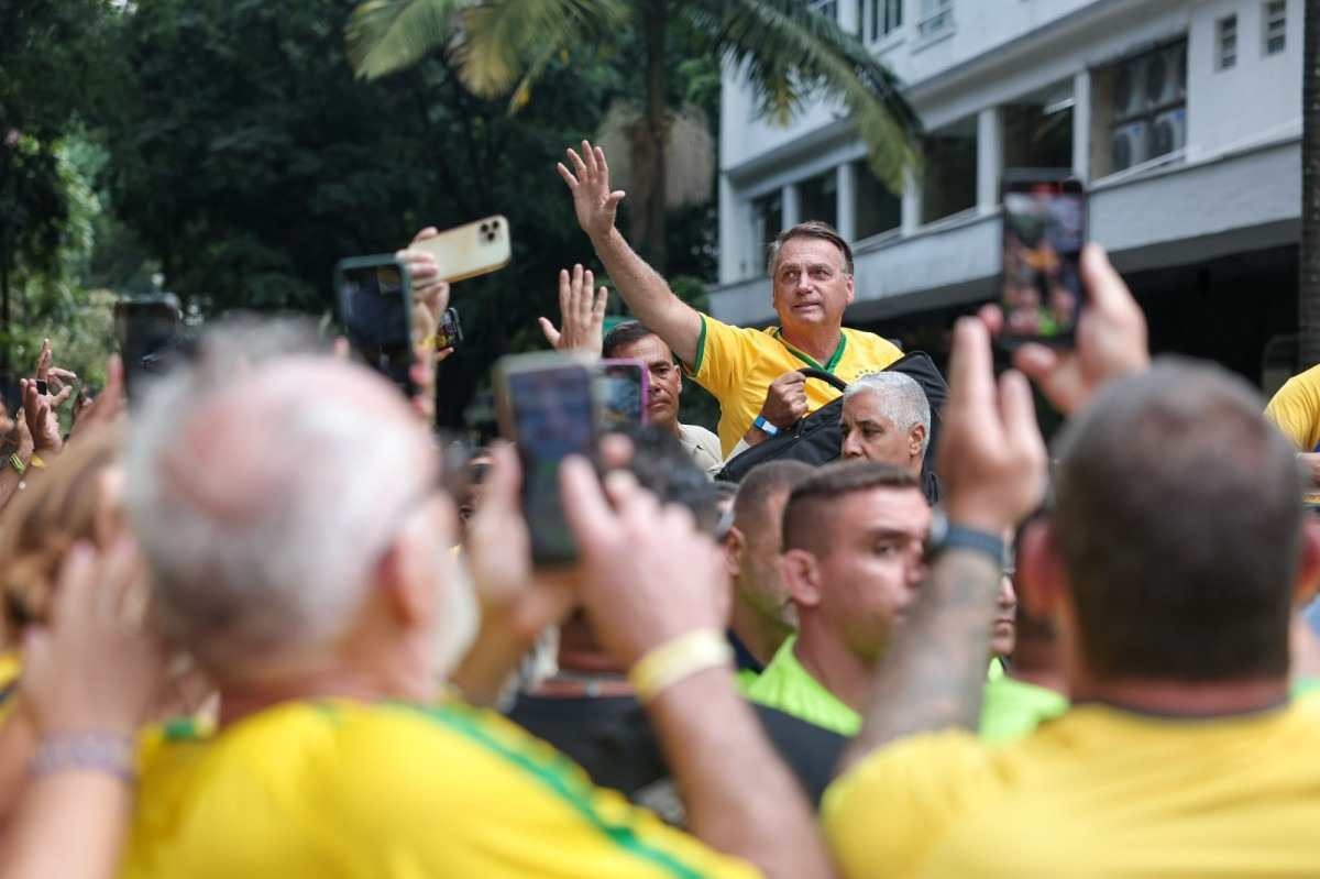 CNN e Band News transmitem ato de Bolsonaro; GloboNews mantém programação