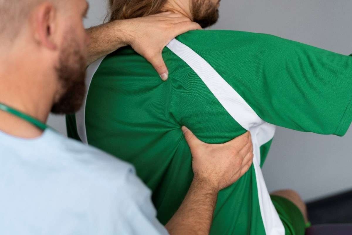 Dores cotidianas: veja como lidar com as dores no pescoço e ombros