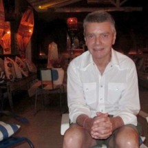 Estilista francês Lucien Pellat-Finet morre afogado em Trancoso - Andre Ligeiro