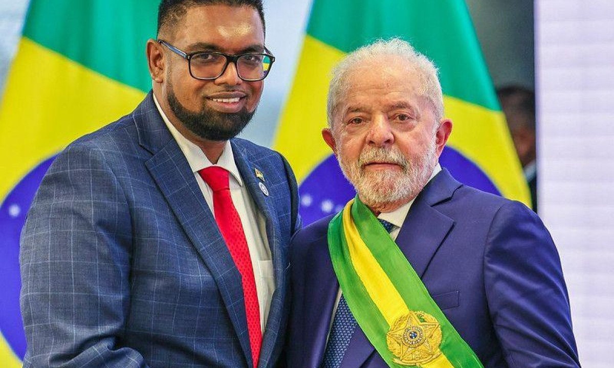 Presidente da Guiana, Mohamed Irfaan Ali, e o presidente Luiz Inácio Lula da Silva, durante a posse do brasileiro, em 2023 -  (crédito: Ricardo Stuckert/Presidência da República)