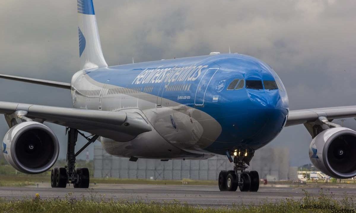 Avião da Aerolineas Argentinas; imagem meramente ilustrativa -  (crédito:  Dawlad/TrinkeRaider/flickr)