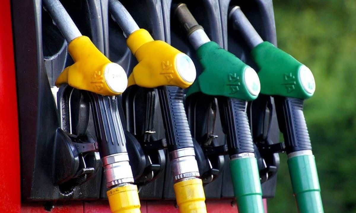 A meta é atingir o percentual 25% de biodiesel na mistura de gasolina e diesel que alimentam a frota -  (crédito:  rawpixel.com)