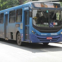 BH: ônibus circula sem tampa de combustível - Ed&eacute;sio Ferreira/EM/DA Press