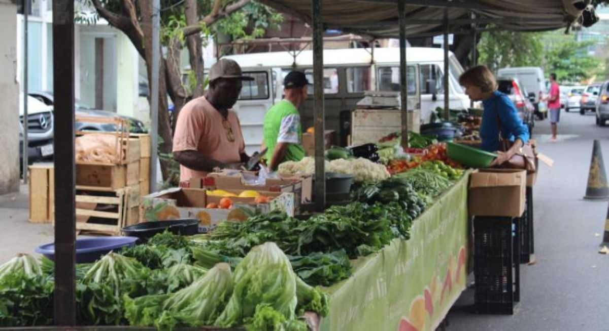 PBH abre credenciamento permanente para feiras de alimentos na capital