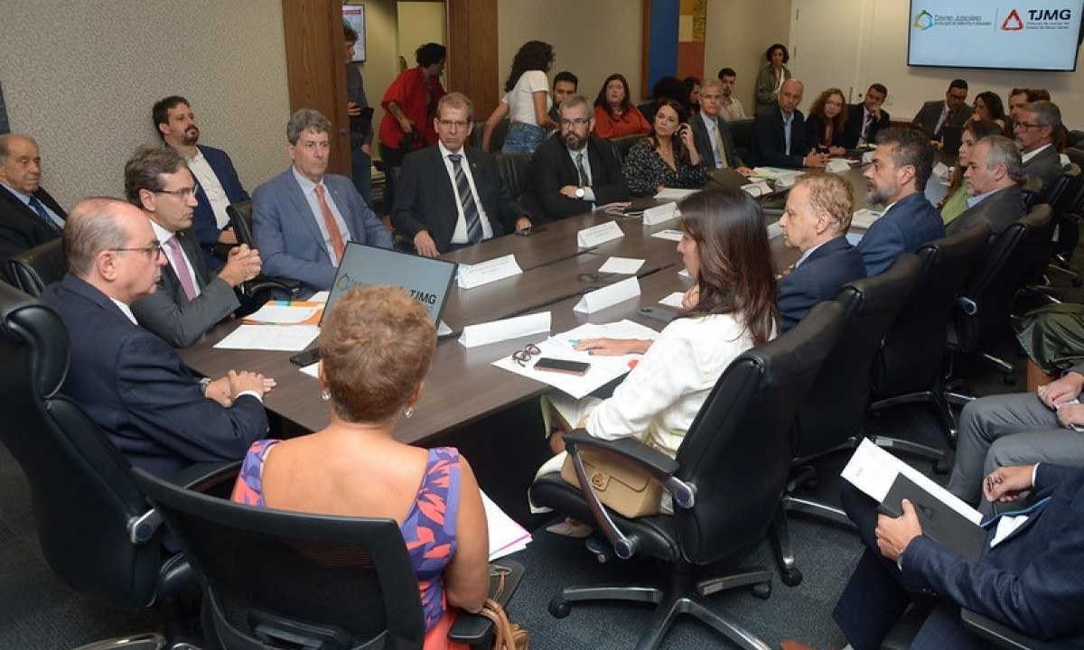 Prefeituras tiveram reunião com governo de Minas, TCE e Assembleia Legislativa -  (crédito: Juarez Rodrigues/TJMG)