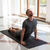 Yoga: cinco benefícios da prática para a saúde do homem - Freepik