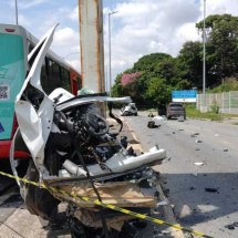 Grande BH: homem morre em grave acidente entre carro, ônibus e betoneira - Edésio Ferreira/Reprodução