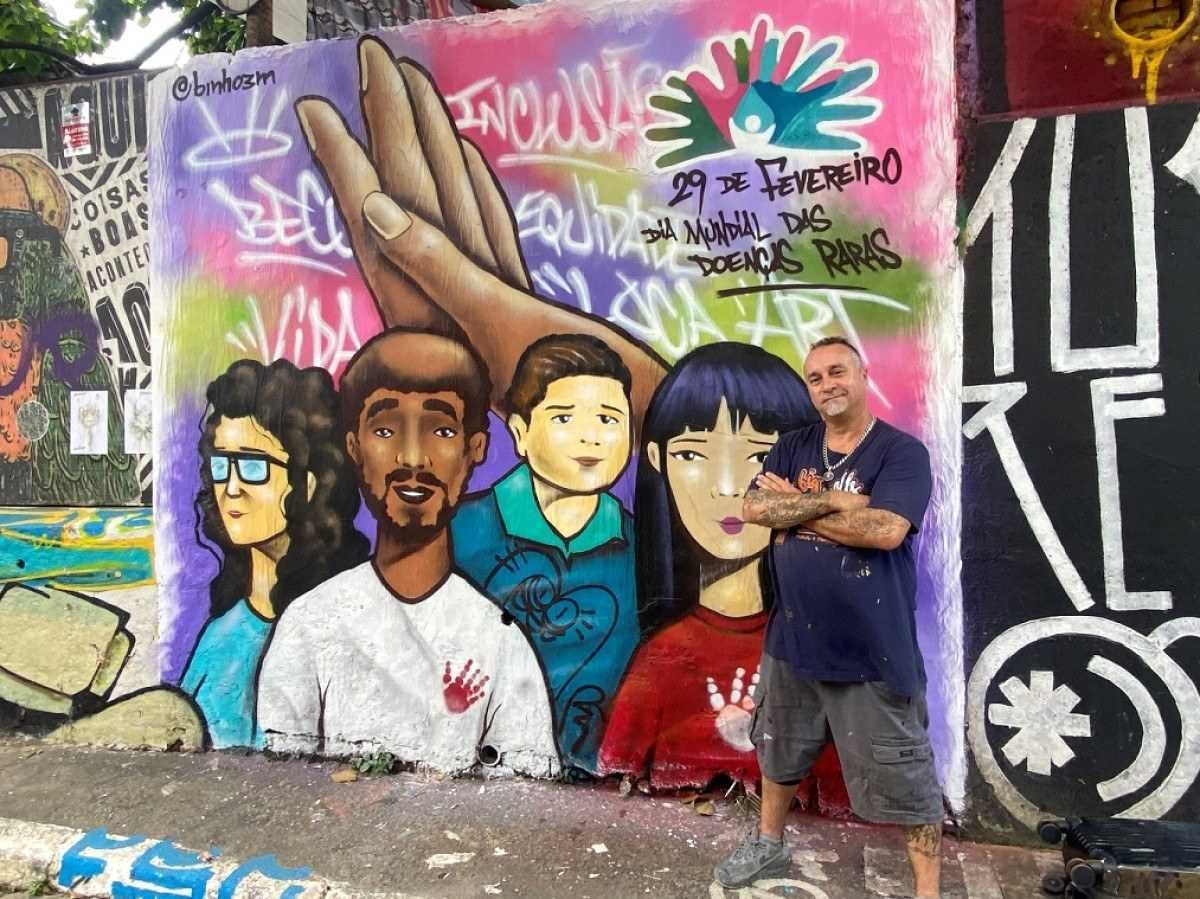 Pessoas com doenças raras são tema de mural no Beco do Batman, em São Paulo