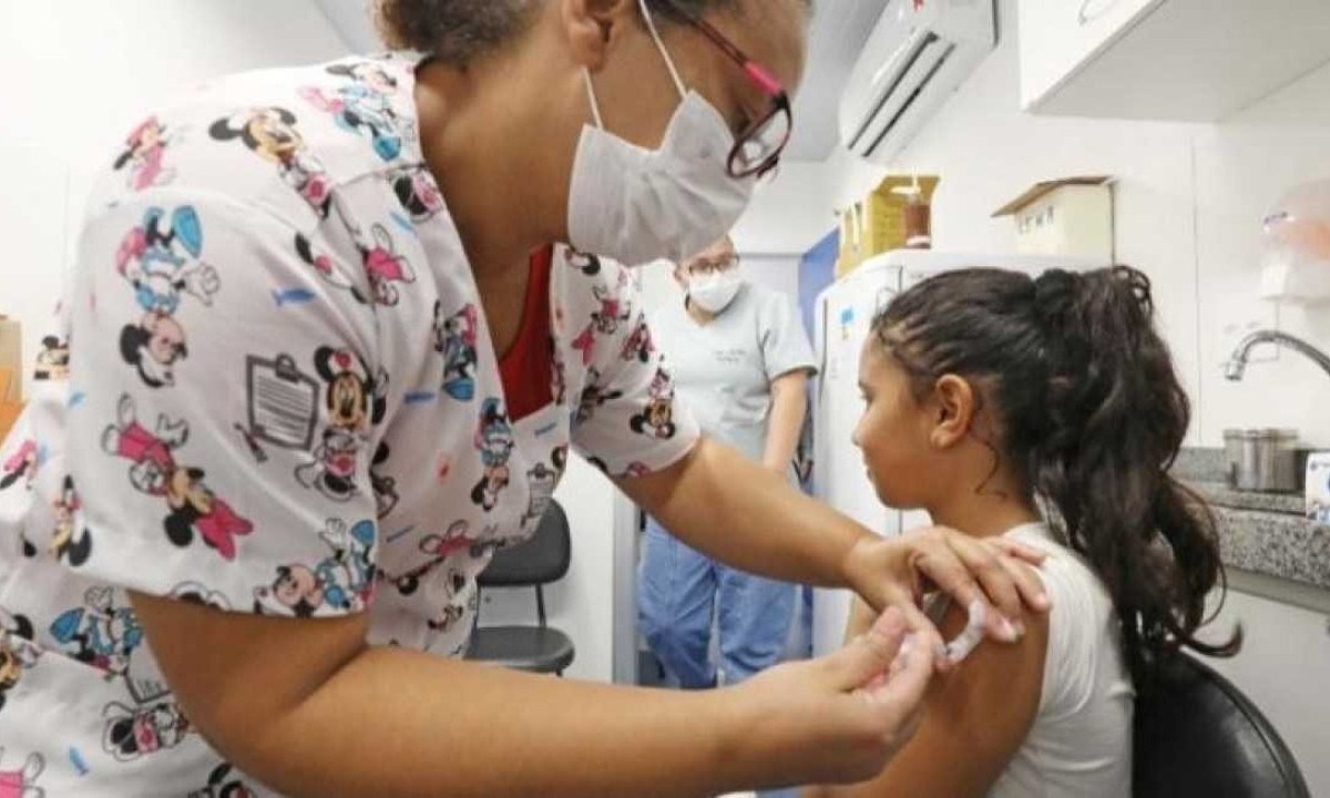 Secretaria de Saúde estima que mais de 48 mil crianças de 10 e 11 anos estão aptas para receber o imunizante -  (crédito: PBH/Divulgação)