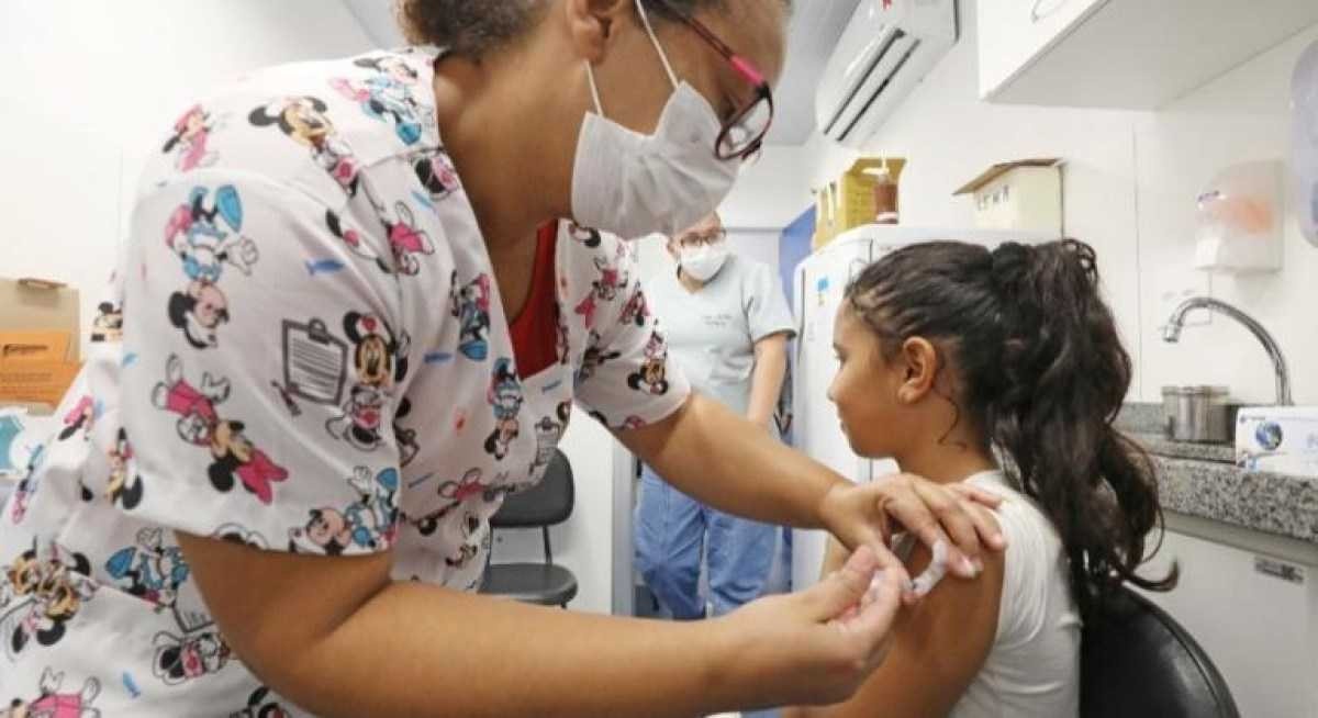 Dengue em BH: prefeitura amplia vacinação para o público de 12 a 14 anos
