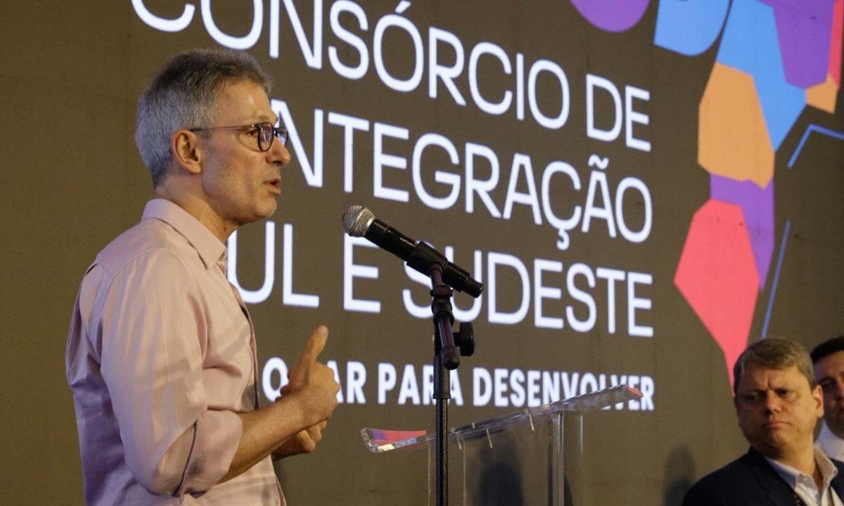 Zema critica 'retrocessos' no governo Lula e fala em 'novo Petrolão'