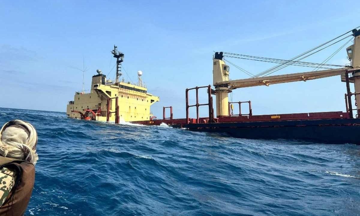  Flagrante do navio Rubymar afundando no Mar Vermelho -  (crédito:  AFP)