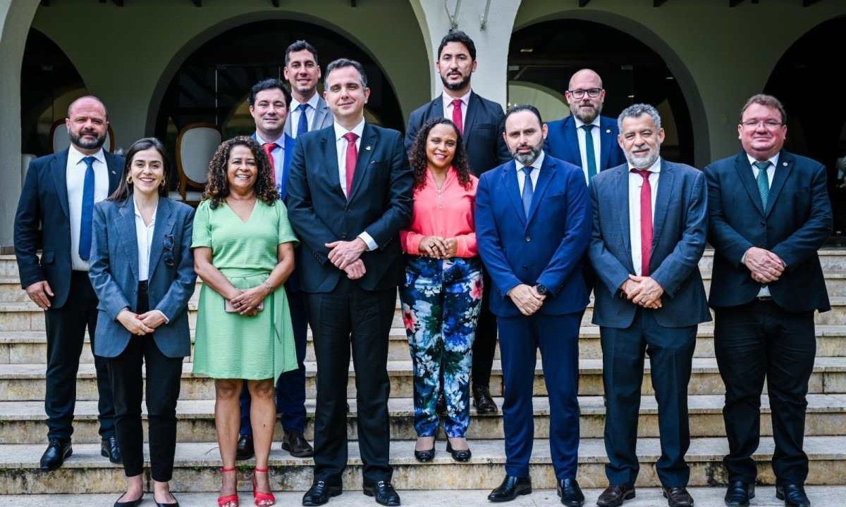 Parlamentares do Bloco Democracia e Luta se encontraram com Pacheco durante visita à Brasília -  (crédito: Pedro Gontijo/Presidência do Senado)