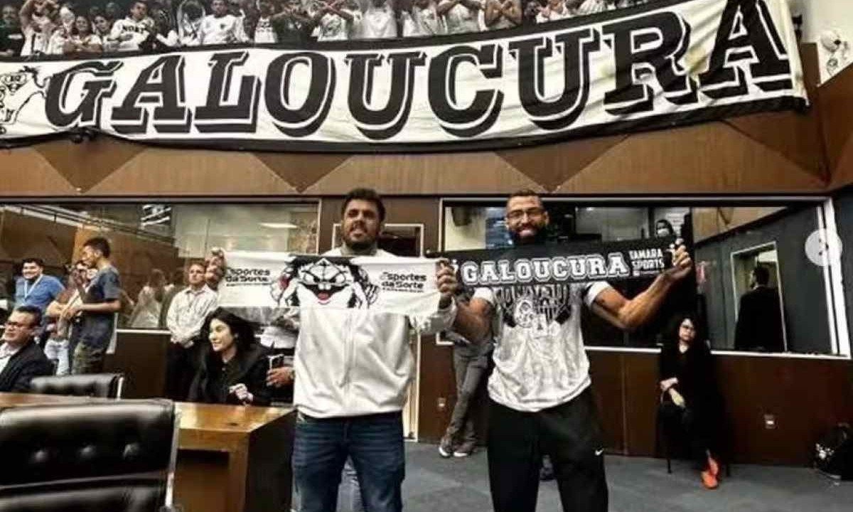 Vereador de Belo Horizonte, César Gordin (Solidariedade) demitiu o assessor Marcos Vinícius Oliveira de Melo, mais conhecido por Vinicin, por suspeita de envolvimento na briga entre torcedores de Atlético e Cruzeiro no final de semana -  (crédito: Reprodução/Redes Sociais)