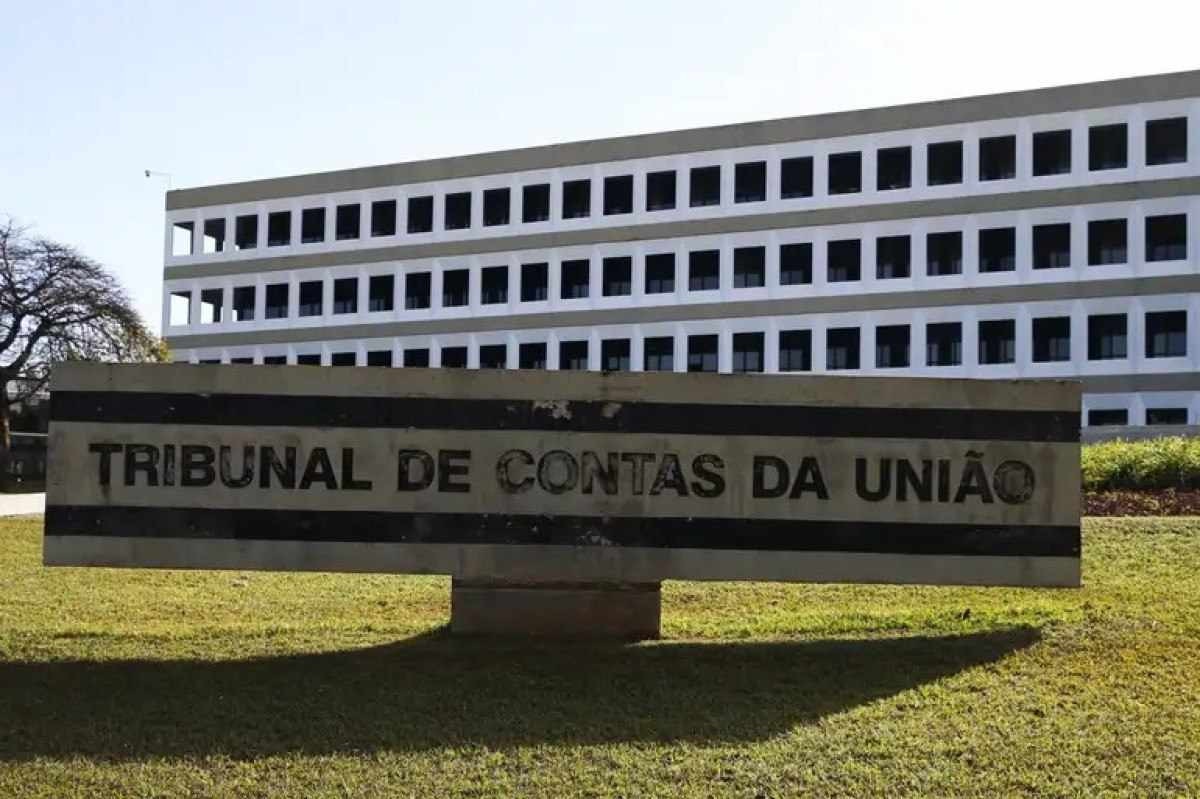 TCU determina bloqueio de R$ 6 bilhões de recursos do programa Pé-de-Meia