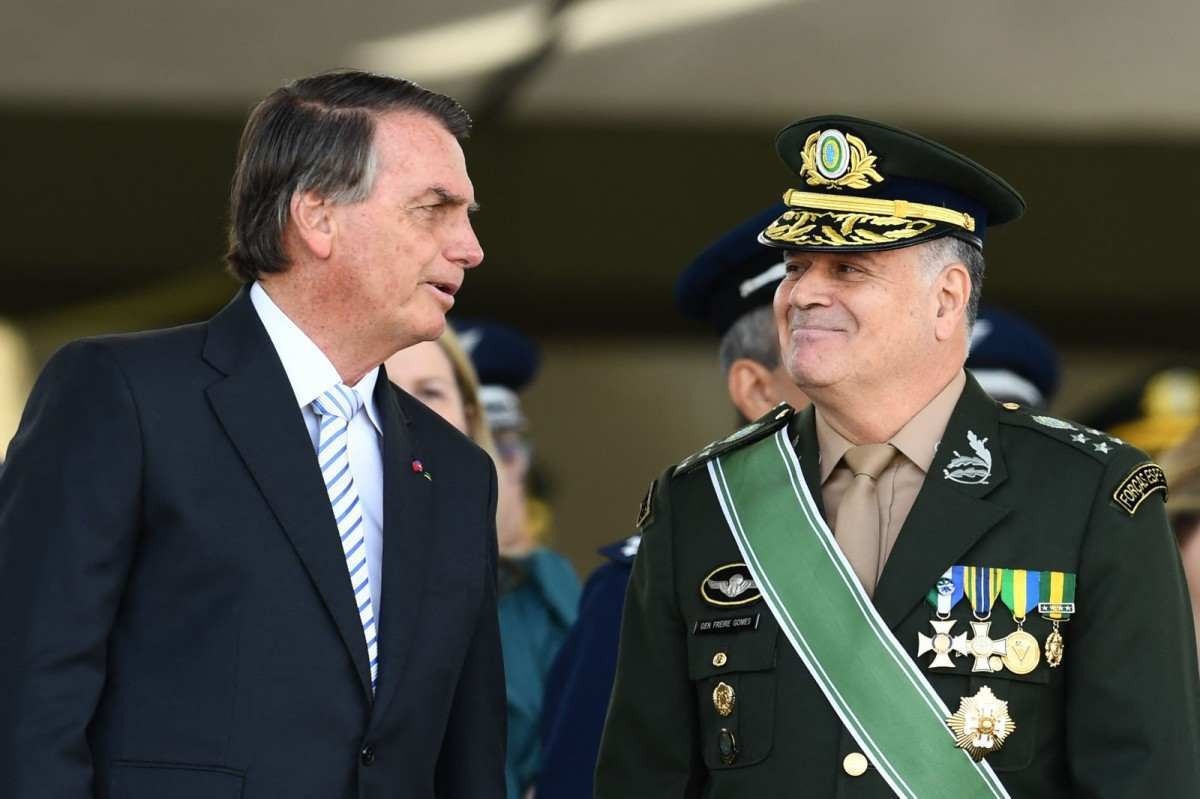 General: Bolsonaro mandou que acampamentos golpistas não fossem desmontados