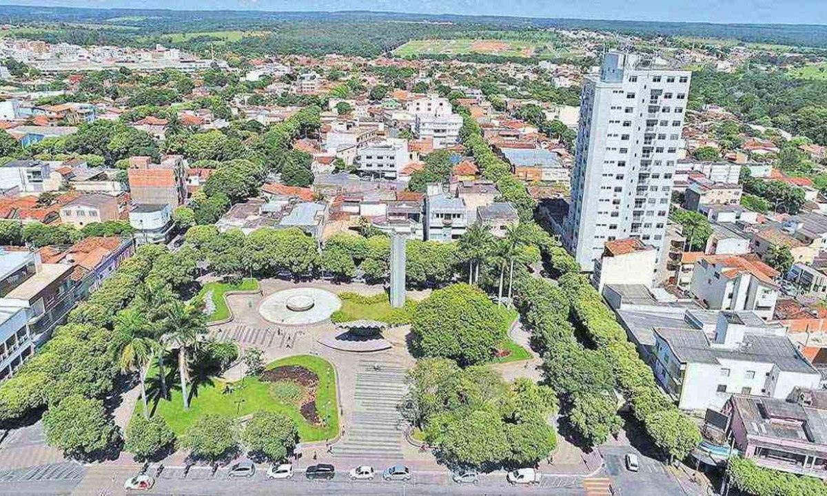 Caso aconteceu no centro de Curvelo -  (crédito: Divulgação / Prefeitura de Curvelo)