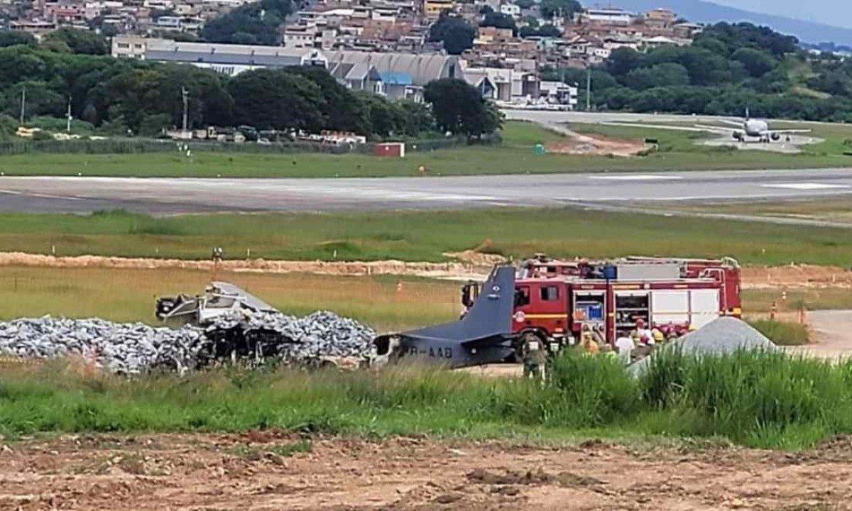 O aeroporto ficou fechado apenas por 30 minutos e est&aacute; funcionando normalmente -  (crédito: Gladyston Rogrigues)