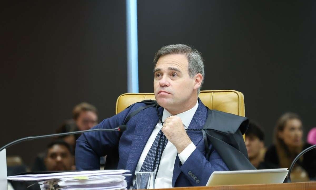 Ministros Andr&eacute; Mendon&ccedil;a e Nunes Marques votaram contr&aacute;rios &agrave; descriminaliza&ccedil;&atilde;o do porte de maconha e diminu&iacute;ram o placar no STF para 5 a 3 -  (crédito: Antonio Augusto/SCO/STF)