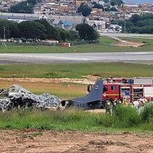 Avião cai em BH: veja galeria de fotos do acidente - Gladyston Rogrigues