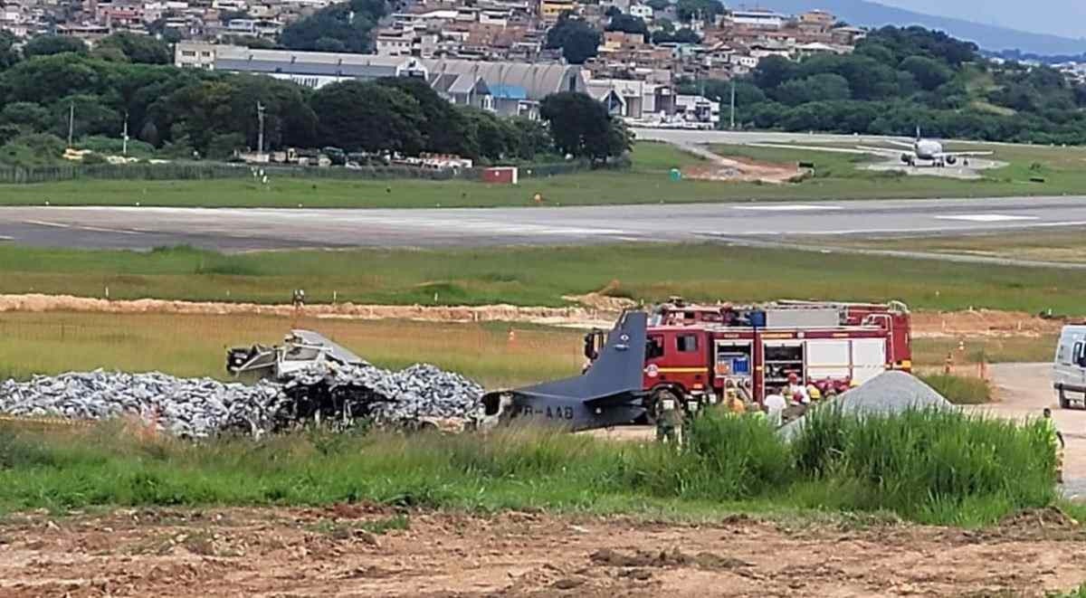 Avião cai em BH: veja galeria de fotos do acidente